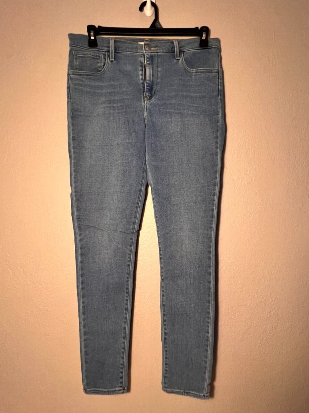 Like New - Size 32 Levi High Rise Super Skinny Jeans